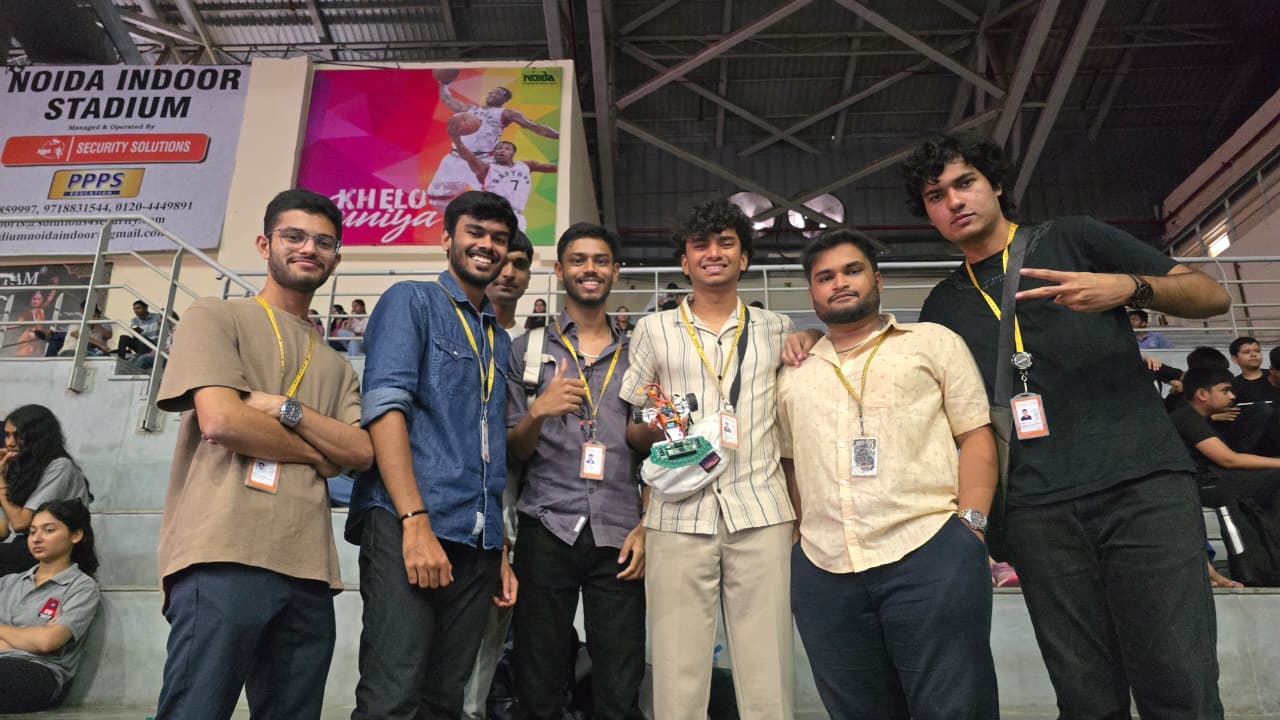 The team at Noida Indoor Stadium with the line-following robot